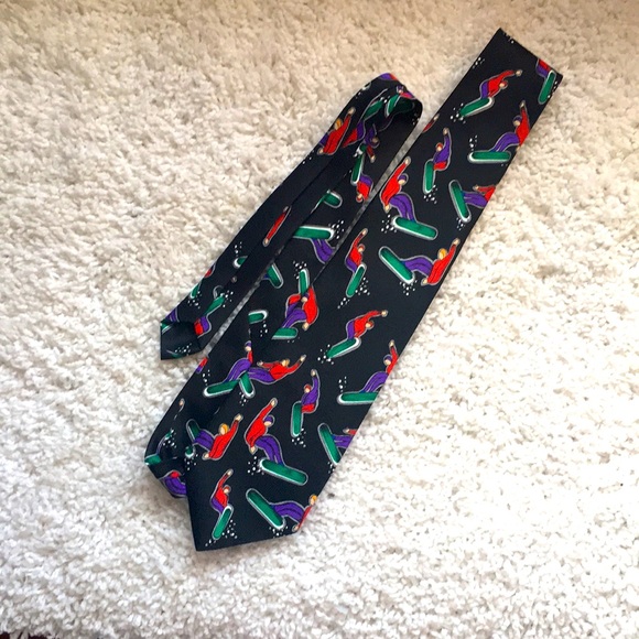 Deborah Handmade Snow Boarding Tie - Picture 1 of 7